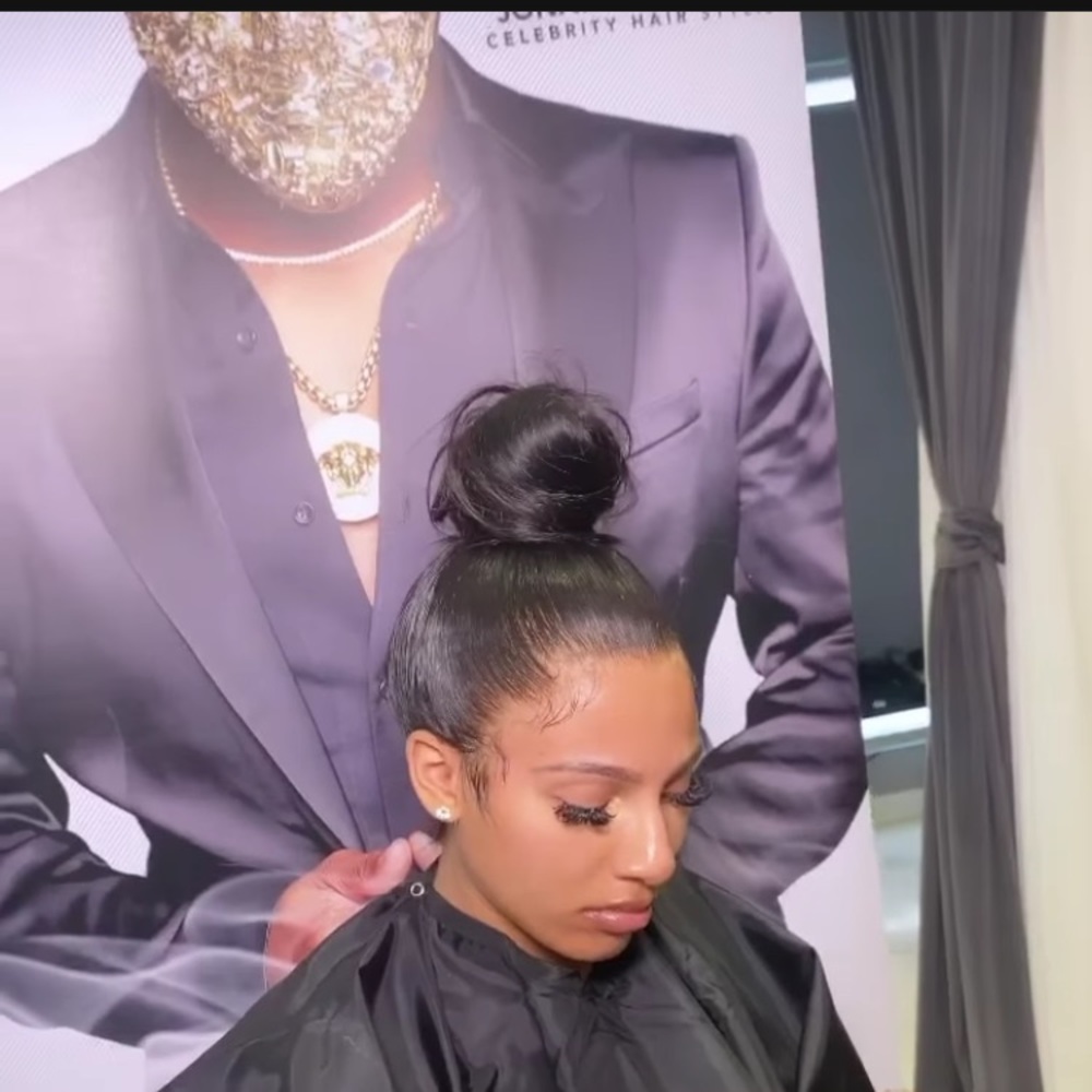 Meet your Posher, Neka